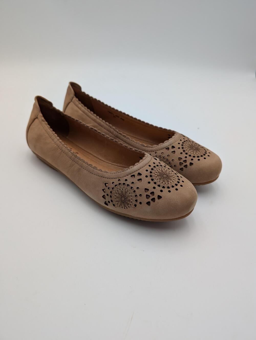 Josef Seibel Ballet Flats Womens Size 6.5 Beige Leather Double Air Reaction
